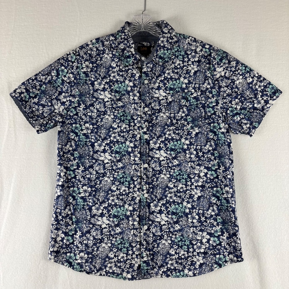 Lee, Floral/Pineapple Print, Shirt Regular Fit, Button Down, Short Sleeve Size L - Picture 2 of 10